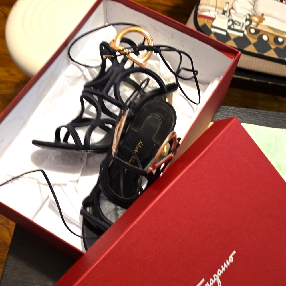 Salvatore Ferragamo black sandals size 6 - Picture 2 of 5